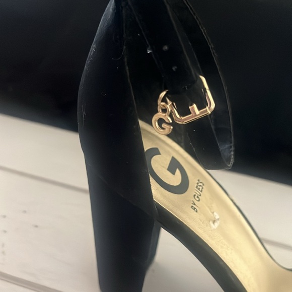 Womens GUESS heels - Picture 4 of 4